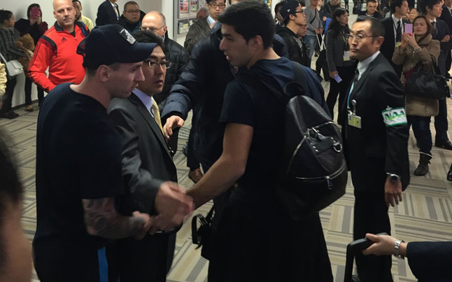 Messi zaatakowany na lotnisku