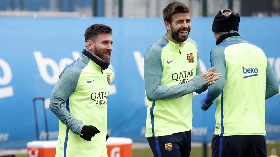 Messi i Pique wracaja na Sevillę