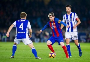 626150036-lionel-messi-of-fc-barcelona-duels-for-the-gettyimages-1480309071-800