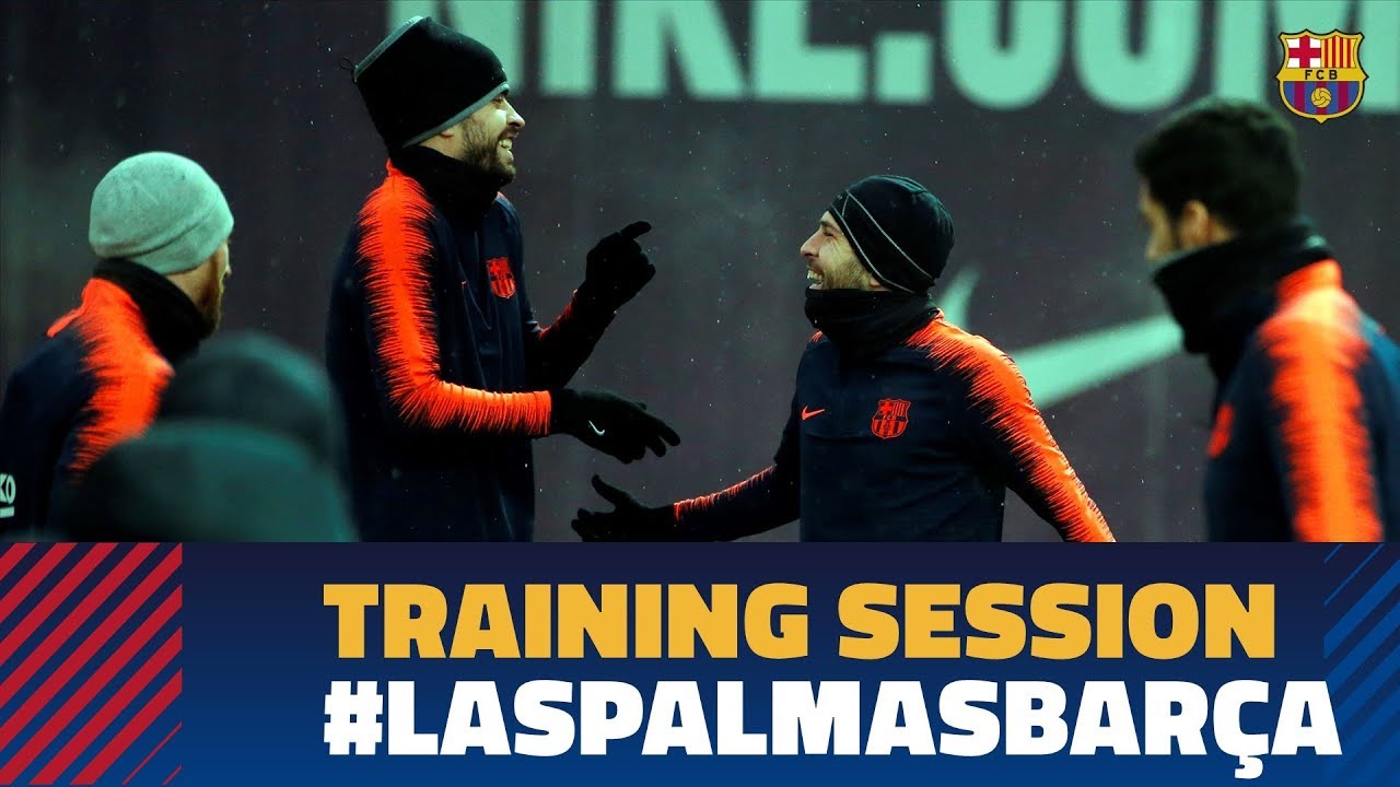 Wideo: Ernesto Valverde gra w kosza na treningu