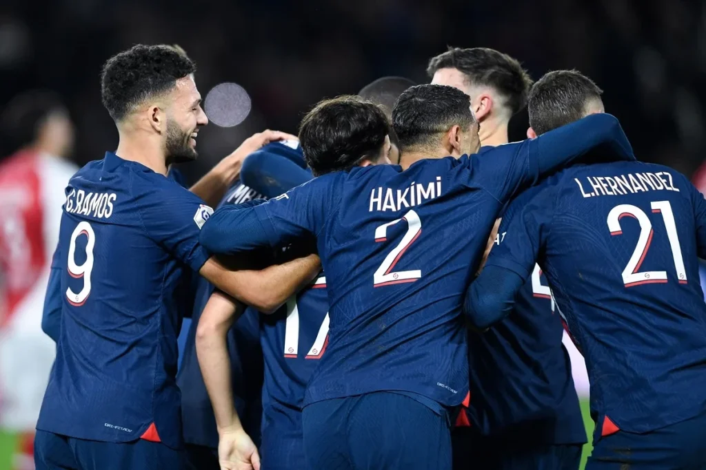 PSG Drużyna Gonçalo Ramos Achraf Hakimi and Lucas Hernandez