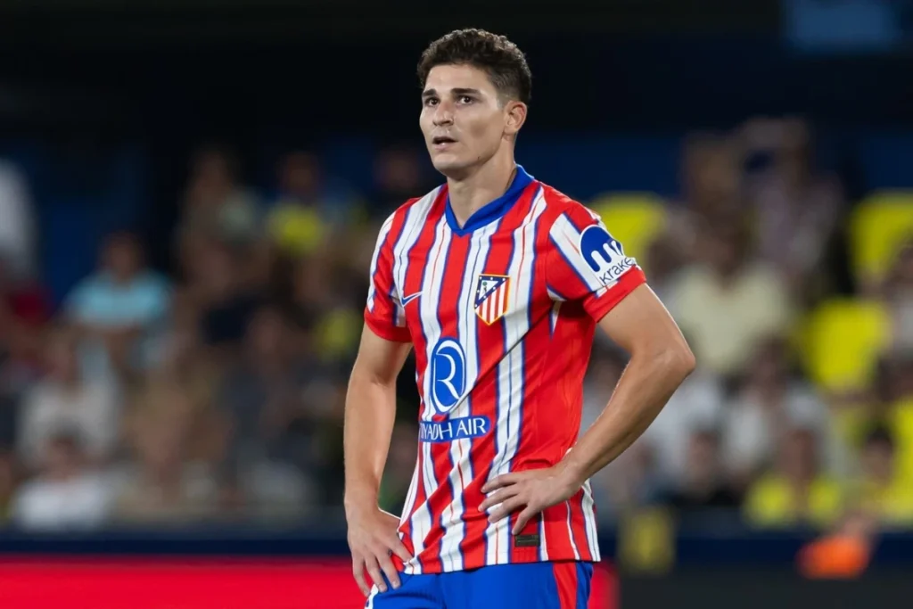 Julián Álvarez chce transferu – Barcelona składa ofertę 110 mln EUR, Atletico temu zaprzecza Atletico Madryt - Julian Alvarez 2