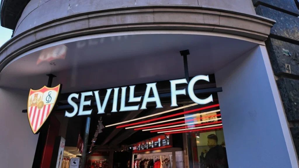 Sevilla FC – FC Barcelona gdzie obejrzeć? Transmisja i stream na żywo (19.09.2026) Sevilla FC - logo 2