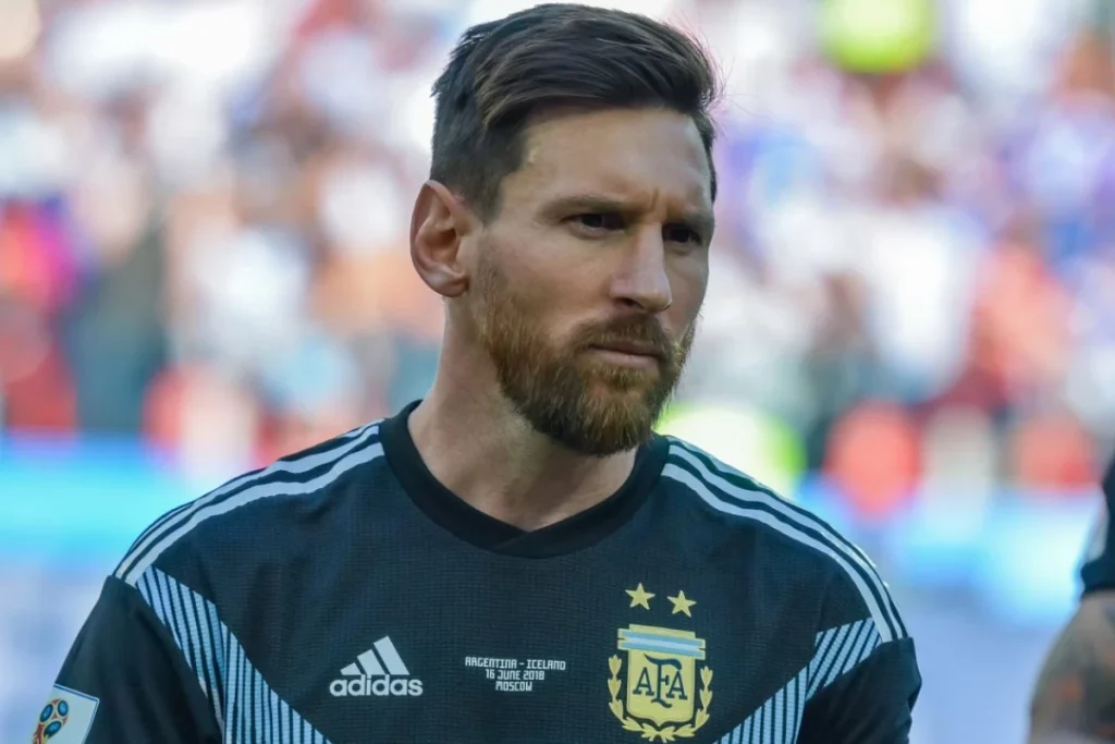Lionel Messi kończy karierę reprezentacyjną. Cristiano Ronaldo pożegnał go wyjątkowym wpisem Argentyna - Lionel Messi 1 | Reprezentacja Argentyny