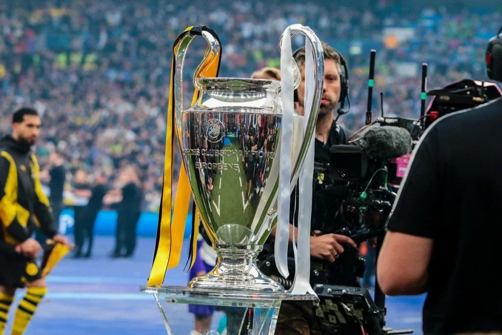 Galatasaray – Barcelona: rekordowe ceny biletów i nocne fajerwerki przed meczem Liga Mistrzów - puchar 3 stadion
