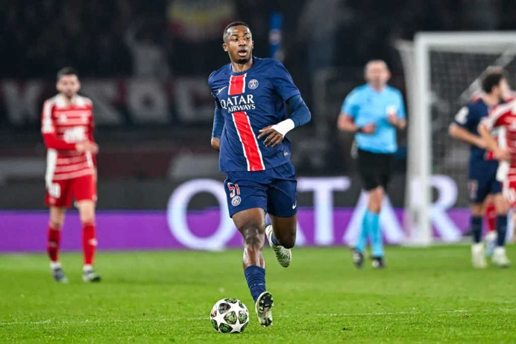 PSG – FC Barcelona gdzie obejrzeć mecz? Transmisja TV i online (20.10.2026) PSG - Willian Pacho 1 | Paris Saint-Germain